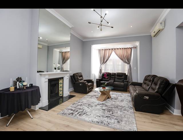 3 BEDROOM FREEHOLD FOR SALE IN ESSENWOOD